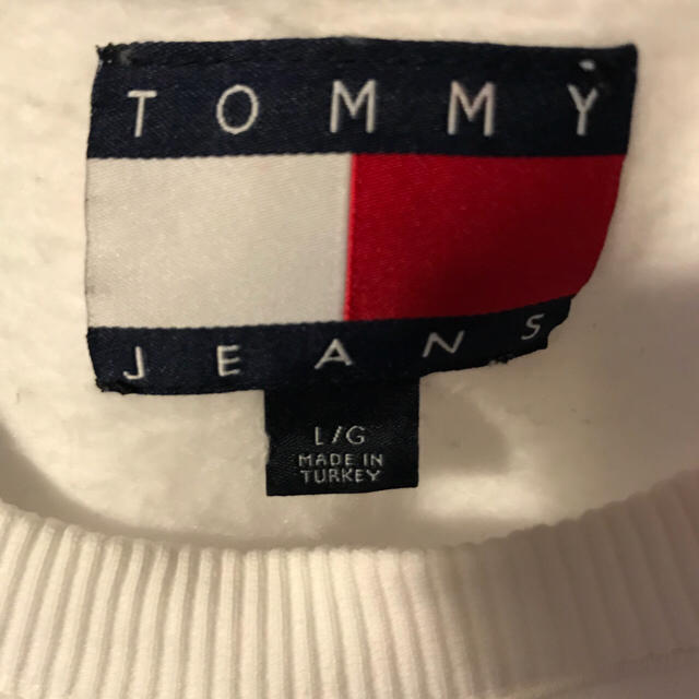 TOMMY HILFIGER(トミーヒルフィガー)のTommy jeans 新品 スエット 白 トミサイズL/G レディースのトップス(トレーナー/スウェット)の商品写真