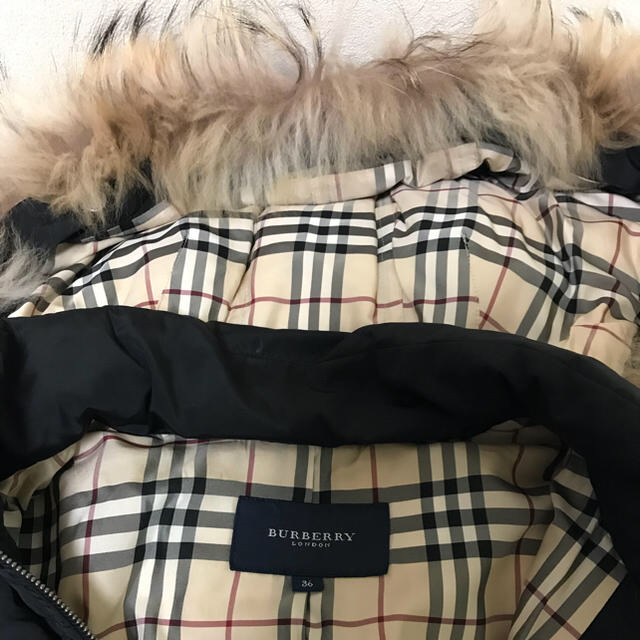 BURBERRY(バーバリー)の★gigi様★専用Burberry LONDON ダウンコート 薄手 バーバリー レディースのジャケット/アウター(ダウンコート)の商品写真