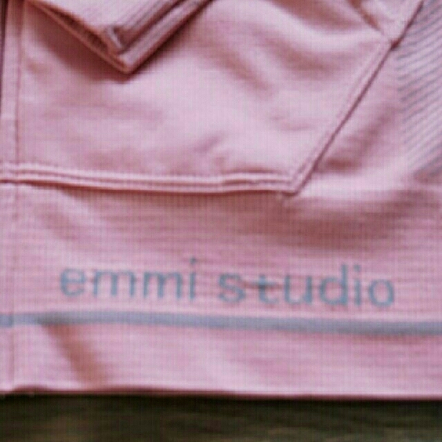 emmi atelier(エミアトリエ)のemmi  studio ヨガ、ジム用パーカー スポーツ/アウトドアのトレーニング/エクササイズ(ヨガ)の商品写真