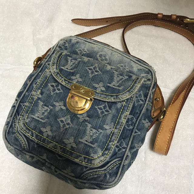 LOUIS VUITTON(ルイヴィトン)の値下げしました！ルイヴィトン デニム カメラバッグ ポシェット レディースのバッグ(ショルダーバッグ)の商品写真