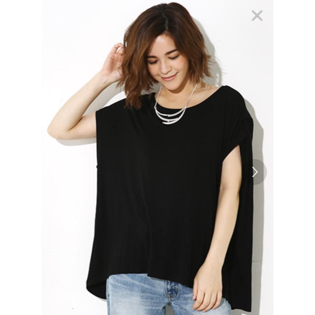 AZUL by moussy(アズールバイマウジー)のアズールバイマウジー ＊ カットソー Tシャツ スクエア レディースのトップス(Tシャツ(半袖/袖なし))の商品写真