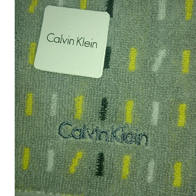 Calvin Klein(カルバンクライン)のタオルハンカチ レディースのファッション小物(ハンカチ)の商品写真