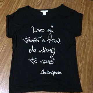 フォーエバートゥエンティーワン(FOREVER 21)の黒Tシャツ☆FOREVER21(Tシャツ(半袖/袖なし))