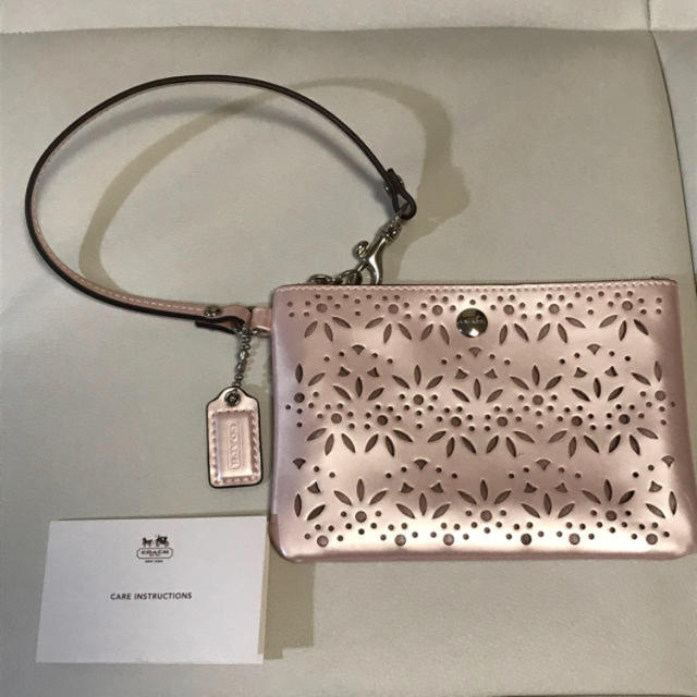 COACH(コーチ)のHONY様専用♡ 新品！コーチスマホケース リストレッド レディースのファッション小物(ポーチ)の商品写真