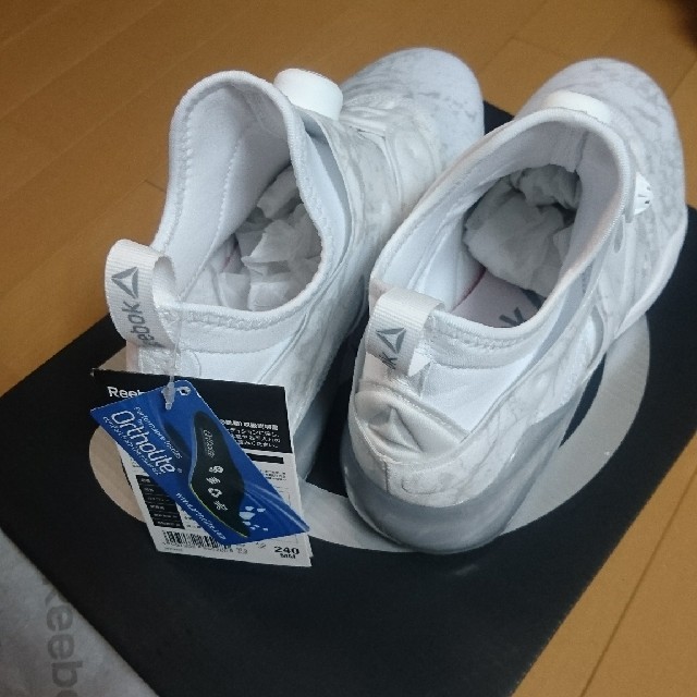 送料込 値下げ 格安 Reebok pump izarre white 1