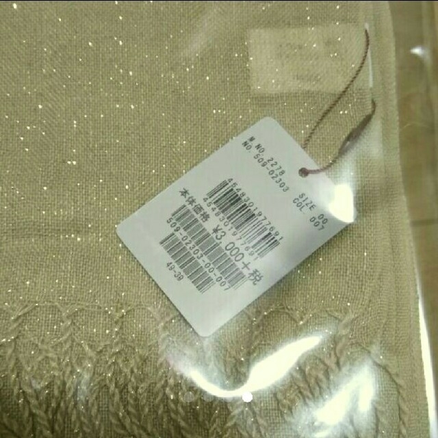Couture Brooch(クチュールブローチ)のラメ入り ゴールド ストール レディースのファッション小物(ストール/パシュミナ)の商品写真