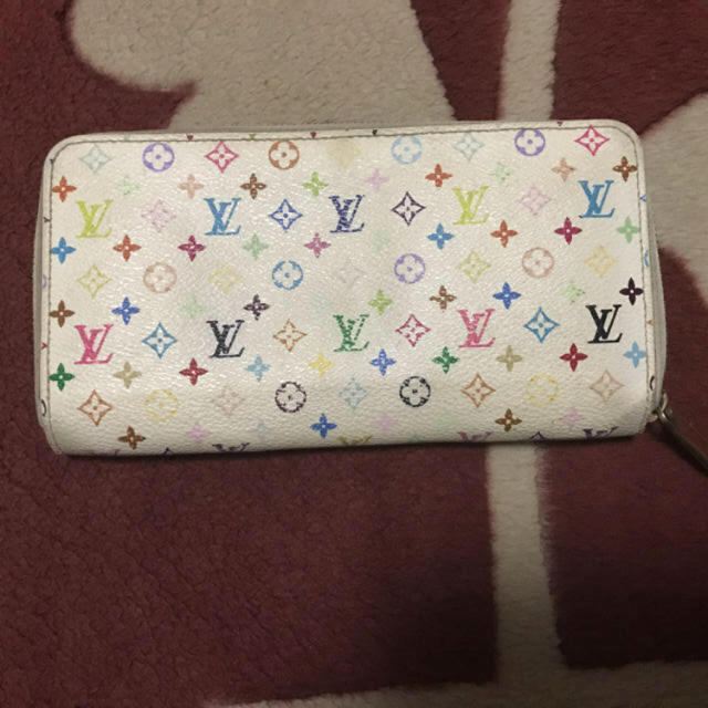 LOUIS VUITTON(ルイヴィトン)のルイヴィトン白マルチ正規品 レディースのファッション小物(財布)の商品写真