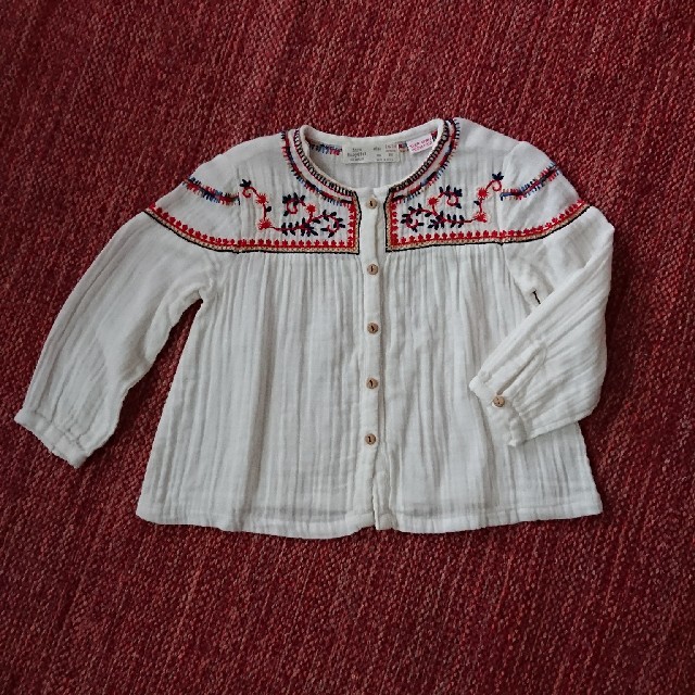 ZARA KIDS(ザラキッズ)のZara baby girl 刺繍入りシャツ 86cm キッズ/ベビー/マタニティのベビー服(~85cm)(シャツ/カットソー)の商品写真