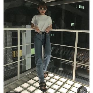 マウジー(moussy)の新品STUDDED STRAIGHT   ２３インチ(デニム/ジーンズ)