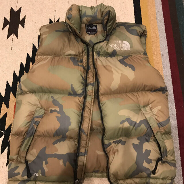 ノースフェイス　迷彩 ダウン　700 ベスト M THE NORTH FACE