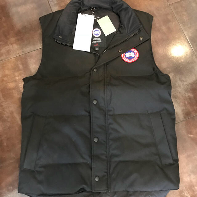 CANADA GOOSE(カナダグース)のカナダグース ダウンベスト メンズのジャケット/アウター(ダウンベスト)の商品写真