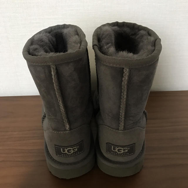 UGG(アグ)のアグムーンブーツキッズ子供用20㎝本物美品グレー キッズ/ベビー/マタニティのキッズ靴/シューズ(15cm~)(その他)の商品写真