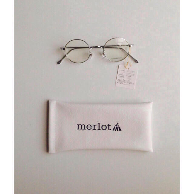 merlot(メルロー)のmerlot 楕円 ラウンド メガネ シルバー 伊達 レディースのファッション小物(サングラス/メガネ)の商品写真