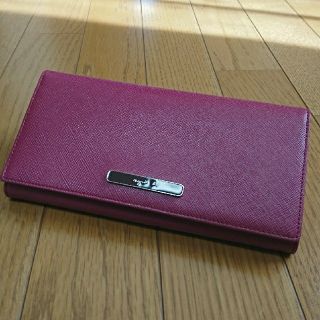 アニエスベー(agnes b.)の【新品】agnes.b プレート 長財布 札入れ ボルドー 赤紫(財布)