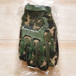 サバイバルグローブ　Mechanix　迷彩柄　フリーサイズ　新品　サバゲー(個人装備)