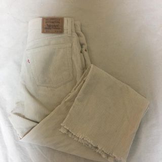 リーバイス(Levi's)のLevisホワイトコーデュロイパンツ(カジュアルパンツ)