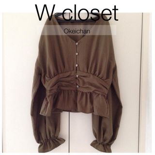 ダブルクローゼット(w closet)の新品タグ付☆ウエストシャーリングペプラムブラウス カーキ(シャツ/ブラウス(長袖/七分))