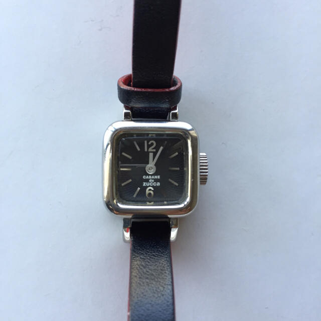 CABANE de ZUCCa(カバンドズッカ)のZucca Y150-0BW0 ブラック×レッド 電池交換済み！ レディースのファッション小物(腕時計)の商品写真