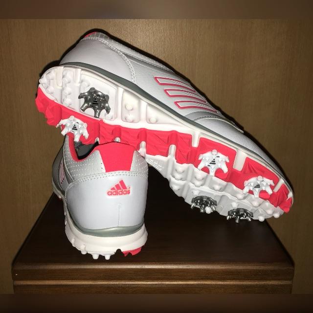 人気定番 adidas - 新品✨未使用のadidasゴルフシューズ 人気得価