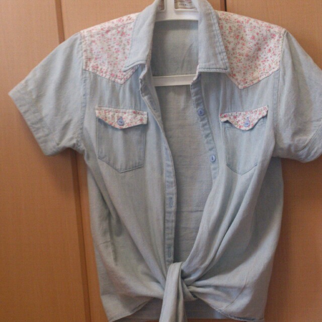 ダンガリーシャツ レディースのトップス(シャツ/ブラウス(半袖/袖なし))の商品写真