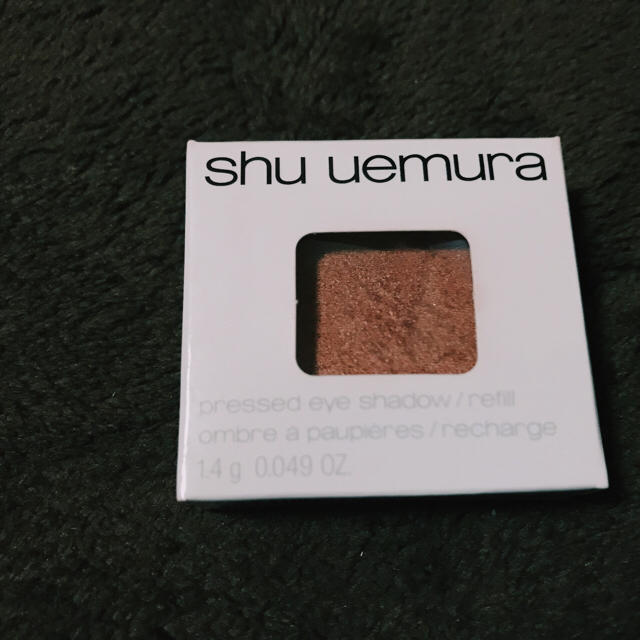 shu uemura(シュウウエムラ)のシュウウエムラ プレスドアイシャドー (レフィル) Pソフトベージュ832  コスメ/美容のベースメイク/化粧品(アイシャドウ)の商品写真