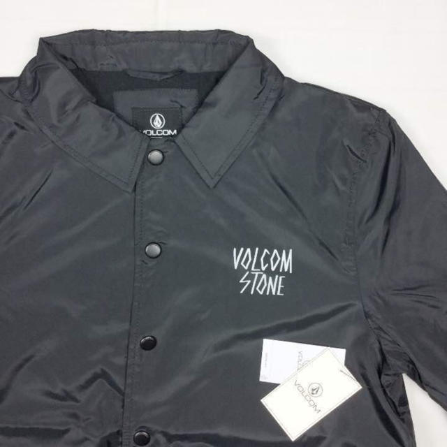 volcom(ボルコム)のJ74 新品 送込●M 黒 ボルコムBrewster コーチジャケット レディースのジャケット/アウター(ナイロンジャケット)の商品写真