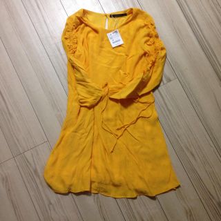 ザラ(ZARA)のZARA 新品 マスタードイエローミニワンピ XS(ミニワンピース)