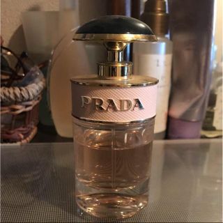 プラダ(PRADA)の【週末値下げ】PRADA CANDY 香水 (香水(女性用))