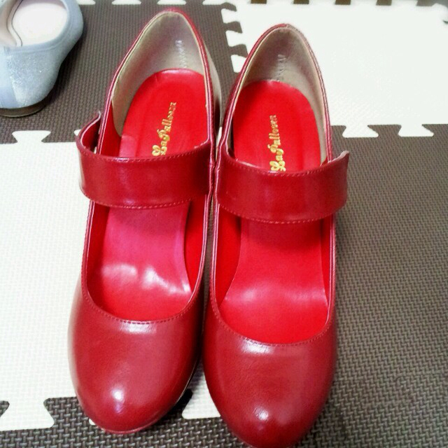 前厚 赤パンプス レディースの靴/シューズ(ハイヒール/パンプス)の商品写真