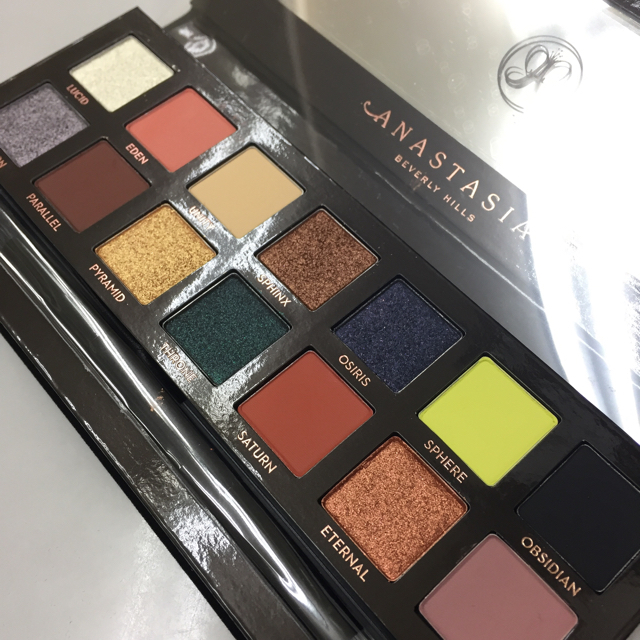 Sephora(セフォラ)のanastasia beverly hills最新作！☆PRISM☆ コスメ/美容のベースメイク/化粧品(アイシャドウ)の商品写真