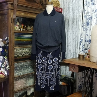 最終値下frost garden スカート size[38] navy 保管品