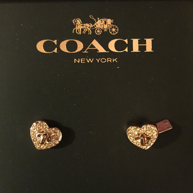 COACH(コーチ)の【新品】コーチ ピンクゴールド ハートピアス レディースのアクセサリー(ピアス)の商品写真