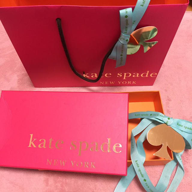 kate spade new york(ケイトスペードニューヨーク)のkate spade ピンク箱&紙袋セット レディースのバッグ(ショップ袋)の商品写真