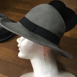 カシラ(CA4LA)のgray hat(ハット)