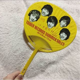 シャイニー(SHINee)の【非売品】SHINee × タワレコ うちわ(ミュージシャン)