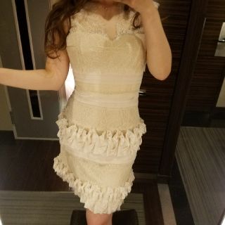 ビーシービージーマックスアズリア(BCBGMAXAZRIA)のBCBGMAXAZRIA♡レースワンピース(ミニワンピース)