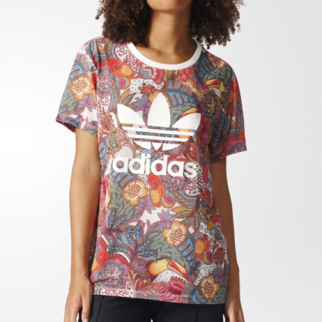 adidas(アディダス)のアディダス Tシャツ [FUGIPRABALI TEE] 限定カラー レディースのトップス(Tシャツ(半袖/袖なし))の商品写真