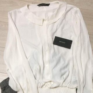 ザラ(ZARA)の【新品・未使用】タグ付 ZARA ザラ 丸襟 ブラウス 白(シャツ/ブラウス(長袖/七分))