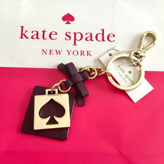 ケイトスペードニューヨーク(kate spade new york)の【新品】ケイトスペード キーホルダー(キーホルダー)