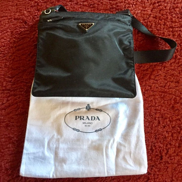 PRADA(プラダ)のプラダ 1BH978 VELA NERO 新品未使用 レディースのバッグ(ショルダーバッグ)の商品写真