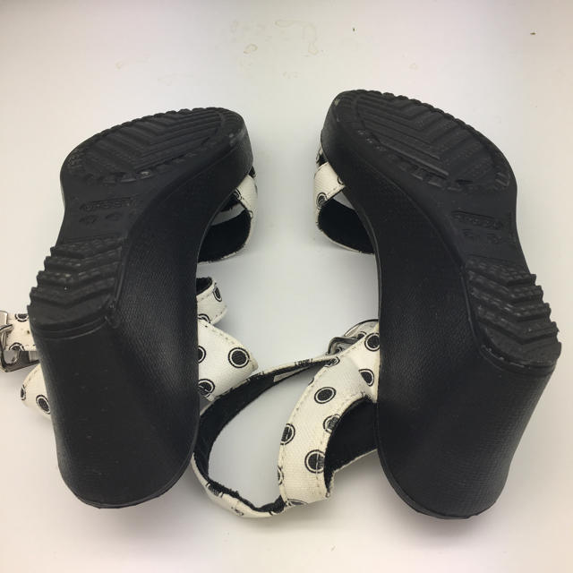 crocs(クロックス)のクロックスストラップサンダル レディースの靴/シューズ(サンダル)の商品写真
