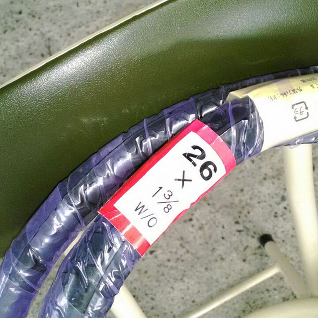 売り切れ1本 26×1 3/8 W/O ミリオン 自転車タイヤ