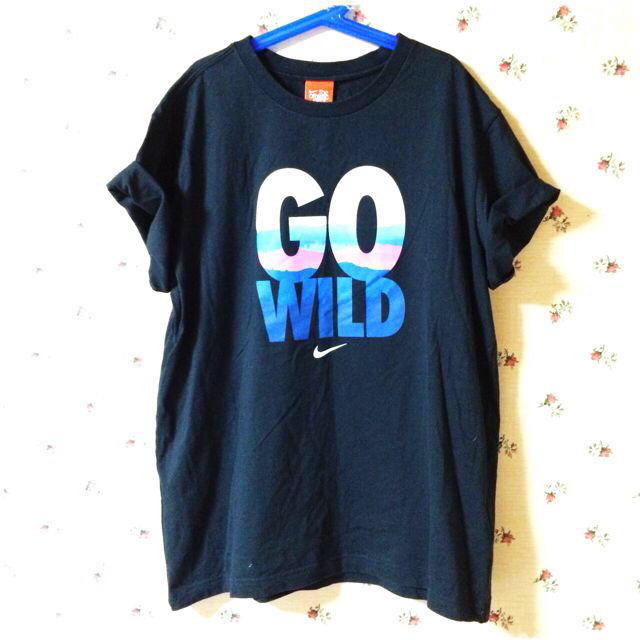 NIKE(ナイキ)のNIKE♡GO WILDTシャツ レディースのトップス(Tシャツ(半袖/袖なし))の商品写真