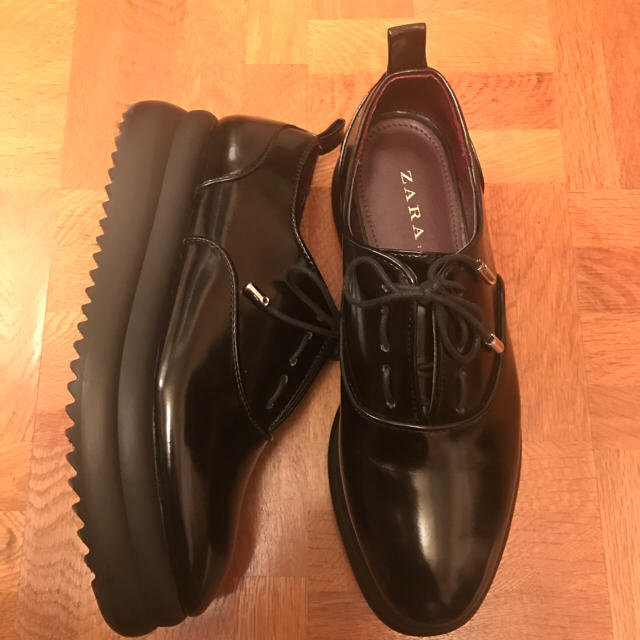 ZARA(ザラ)のザラzara38ブラックブルーチャードレスシューズサンダル靴 レディースの靴/シューズ(ローファー/革靴)の商品写真