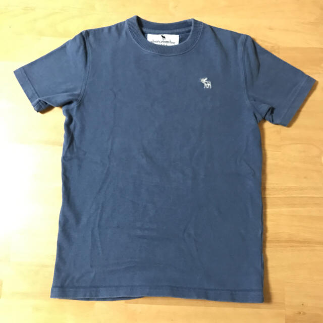 Abercrombie&Fitch(アバクロンビーアンドフィッチ)の[abercrombie中古]アバクロ 半袖トレーナー SMALL ブルー キッズ/ベビー/マタニティのキッズ服男の子用(90cm~)(Tシャツ/カットソー)の商品写真