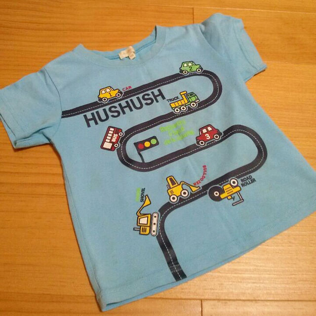 HusHush(ハッシュアッシュ)の★used★100サイズ★HUSHush★働く車★車柄★状態悪い★ キッズ/ベビー/マタニティのキッズ服男の子用(90cm~)(その他)の商品写真