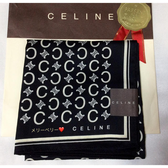 celine(セリーヌ)の【新品】❤️セリーヌ ハンカチ❤︎マカダム柄 黒×ライン ライトベージュ系⭐︎ レディースのファッション小物(ハンカチ)の商品写真