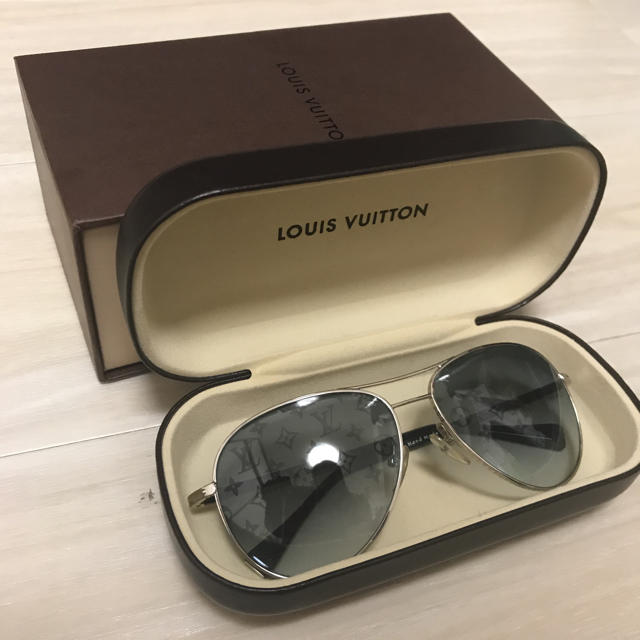 LOUIS VUITTON(ルイヴィトン)のルイヴィトン サングラス新品 レディースのファッション小物(サングラス/メガネ)の商品写真