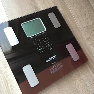 オムロン(OMRON)のOMRON💓ブラウン😊体重計✨美品です！(体重計)