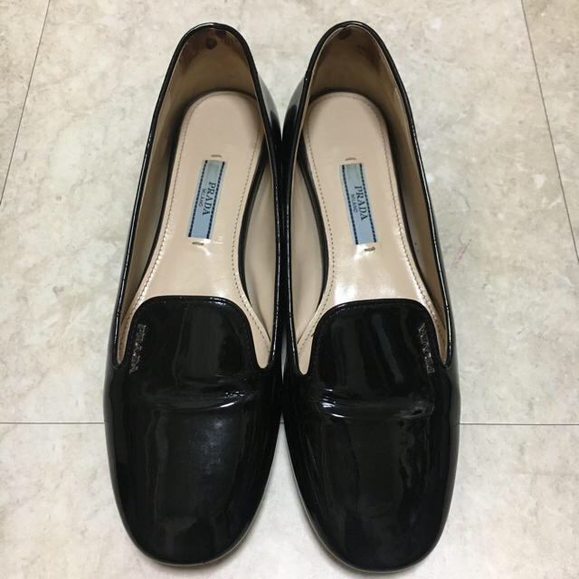 PRADA(プラダ)の【プラダ】エナメル フラットシューズ 36 ブラック  レディースの靴/シューズ(バレエシューズ)の商品写真